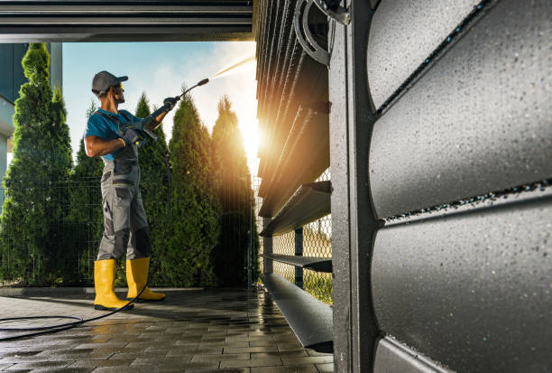 Best Animal Enclosure Cleaning  in Samoset, FL